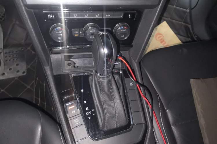 Used Volkswagen Lamando 2015 280TSI DSG Comfort Edition Gear Lever