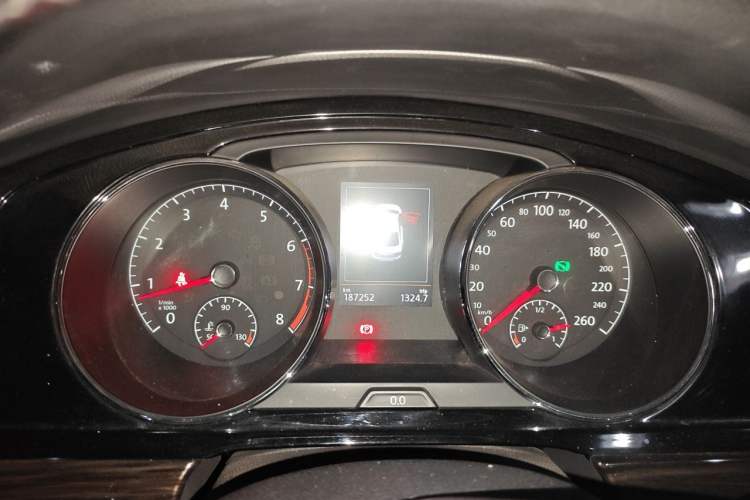 Used Volkswagen Lamando 2015 280TSI DSG Luxury Edition Instrument Cluster