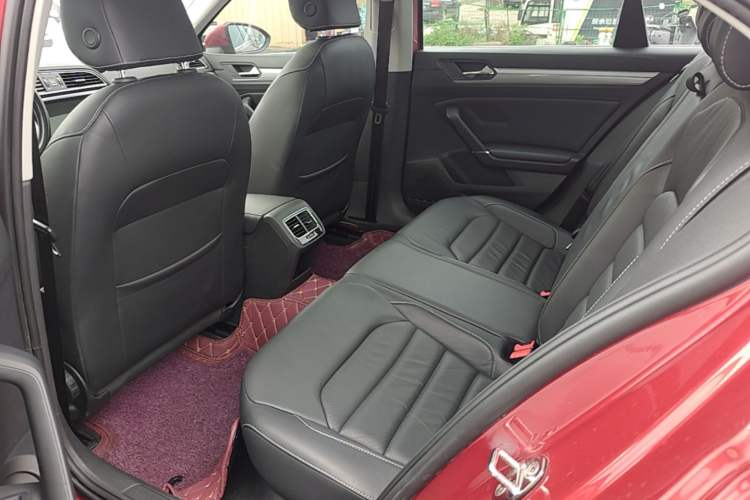 Used Volkswagen Lamando 2015 330TSI DSG Comfort Edition Left Rear Seat