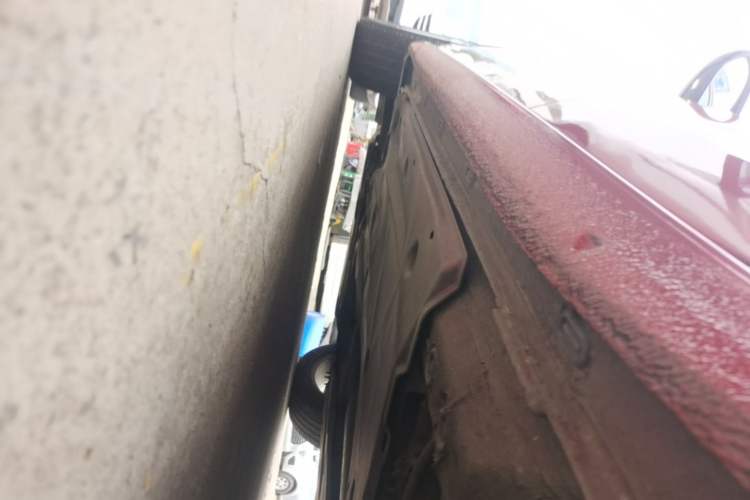 Used Volkswagen Lamando 2015 330TSI DSG Comfort Edition Left Side Sill