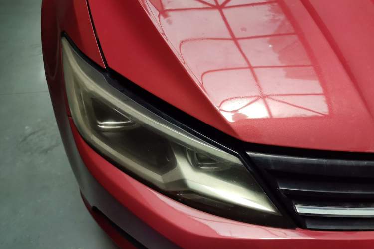 Used Volkswagen Lamando 2015 230TSI DSG Fashion Edition Right Front Headlight