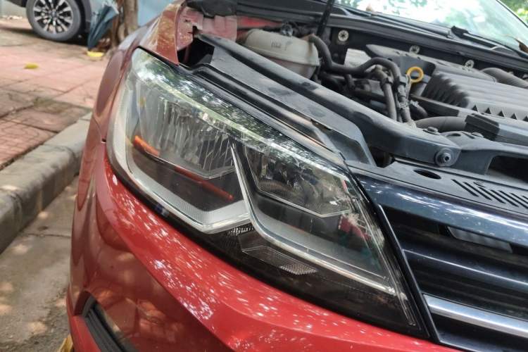 Used Volkswagen Lamando 2015 280TSI DSG Comfort Edition Right Front Headlight