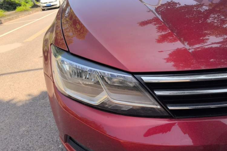 Used Volkswagen Lamando 2015 230TSI Manual Trend Edition Right Front Headlight