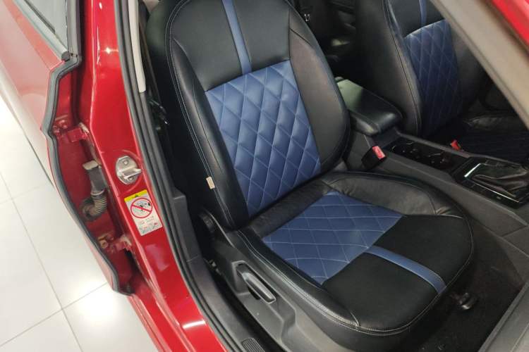 Used Volkswagen Lamando 2015 230TSI DSG Fashion Edition Right Front Seat