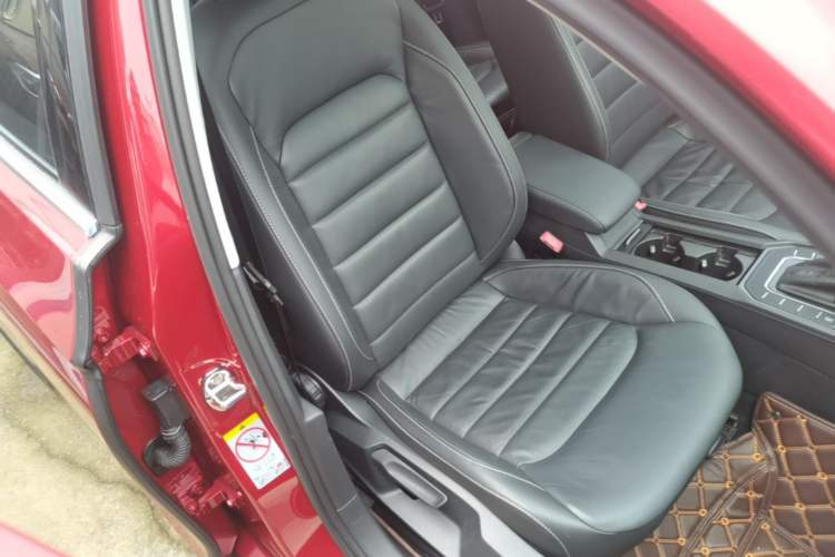 Used Volkswagen Lamando 2015 330TSI DSG Comfort Edition Right Front Seat