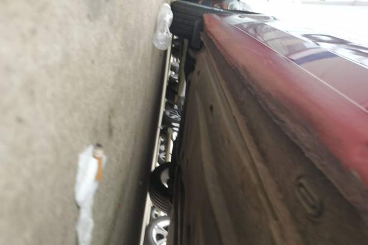 Used Volkswagen Lamando 2015 330TSI DSG Comfort Edition Right Side Sill
