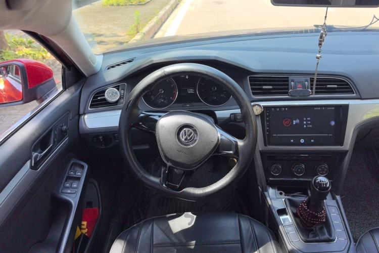 Used Volkswagen Lamando 2015 230TSI Manual Trend Edition Steering Wheel