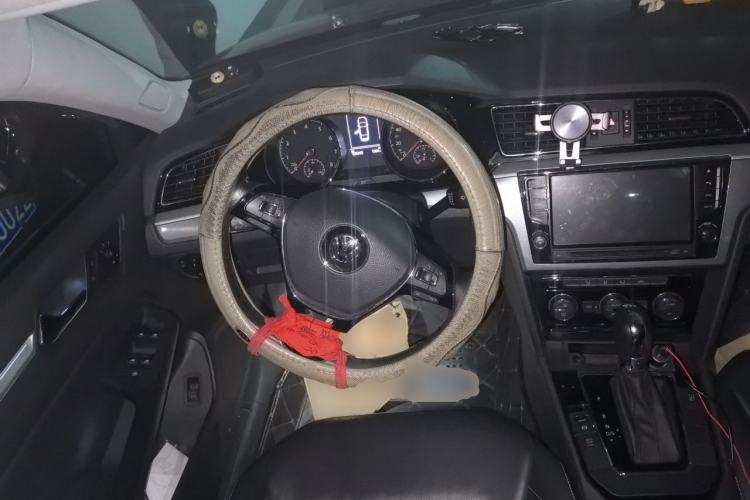 Used Volkswagen Lamando 2015 280TSI DSG Comfort Edition Steering Wheel