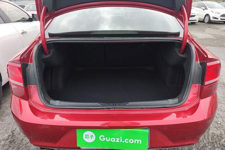 Used Volkswagen Lamando 2015 330TSI DSG Comfort Edition Trunk