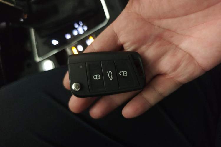 Used Volkswagen Lamando 2015 330TSI DSG Luxury Edition Vehicle Key