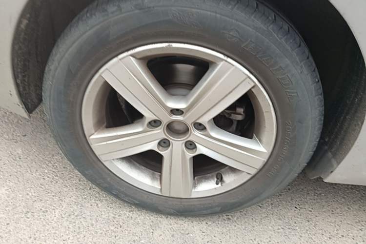 Used Volkswagen Lamando 2015 230TSI DSG Fashion Edition Right Rear Wheel Hub