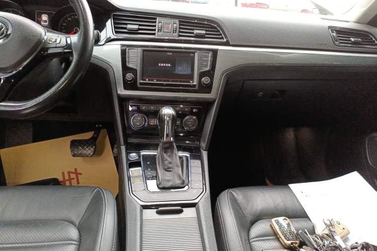 Used Volkswagen Lamando 2015 280TSI DSG Luxury Edition Audio And AC Panel