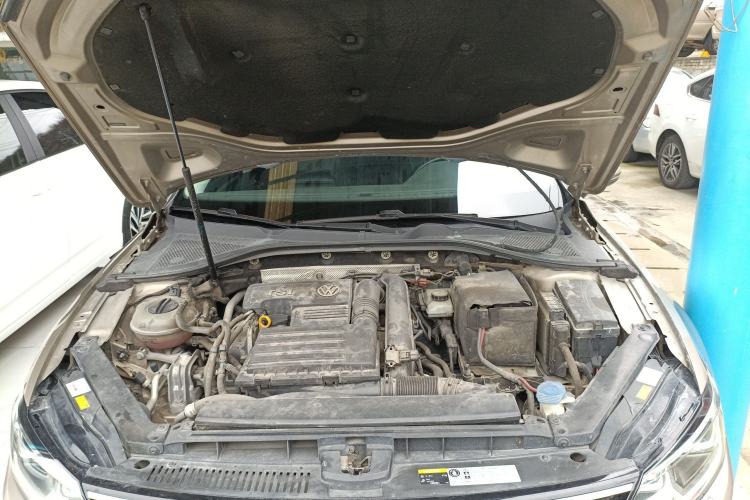 Used Volkswagen Lamando 2015 280TSI DSG Luxury Edition Engine Bay