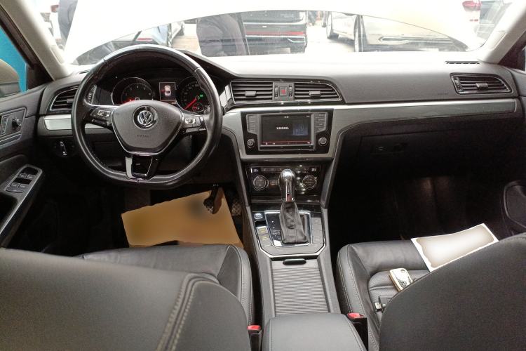 Used Volkswagen Lamando 2015 280TSI DSG Luxury Edition Interior 2