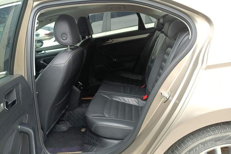 Used Volkswagen Lamando 2015 280TSI DSG Luxury Edition Interior 4