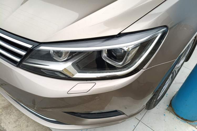 Used Volkswagen Lamando 2015 280TSI DSG Luxury Edition Left Front Headlight