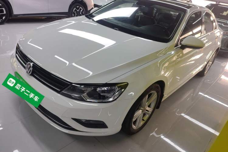 Used Volkswagen Lamando 2015 280TSI DSG Comfort Edition Guazi used car, China used car export, Used car for sale, Used  cars, Cheapest cars for sale