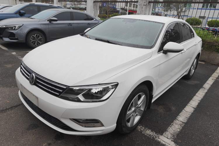Used Volkswagen Lamando 2015 230TSI DSG Fashion Edition Guazi used car, China used car export, Used car for sale, Used cars, Cheapest cars for sale