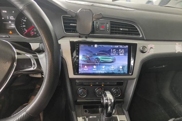 Used Volkswagen Lamando 2015 230TSI DSG Fashion Edition Audio And AC Panel