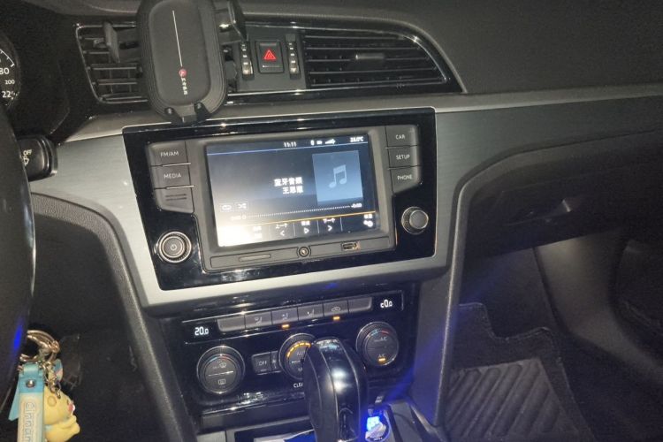 Used Volkswagen Lamando 2015 280TSI DSG Comfort Edition Audio And AC Panel