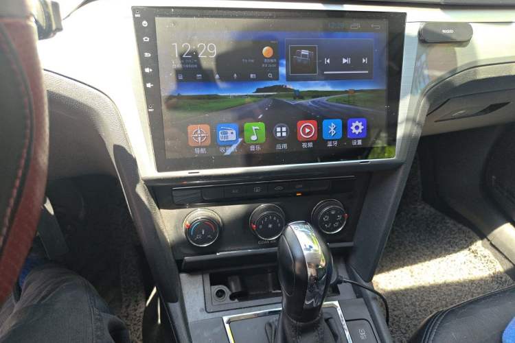 Used Volkswagen Lamando 2015 230TSI DSG Fashion Edition Audio And AC Panel