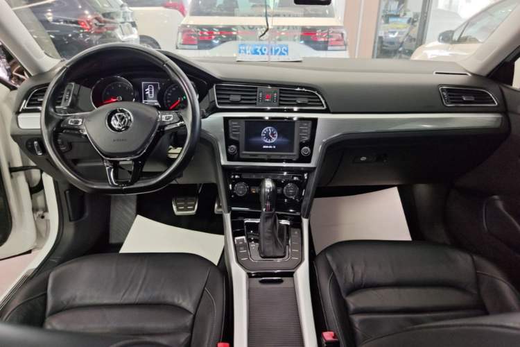 Used Volkswagen Lamando 2015 280TSI DSG Comfort Edition Audio And AC Panel