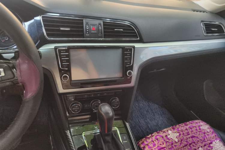 Used Volkswagen Lamando 2015 280TSI DSG Comfort Edition Audio And AC Panel