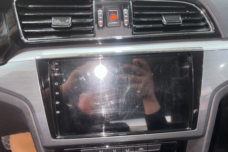 Used Volkswagen Lamando 2015 280TSI DSG Comfort Edition Audio And AC Panel