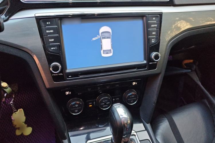 Used Volkswagen Lamando 2015 280TSI DSG Comfort Edition Audio And AC Panel