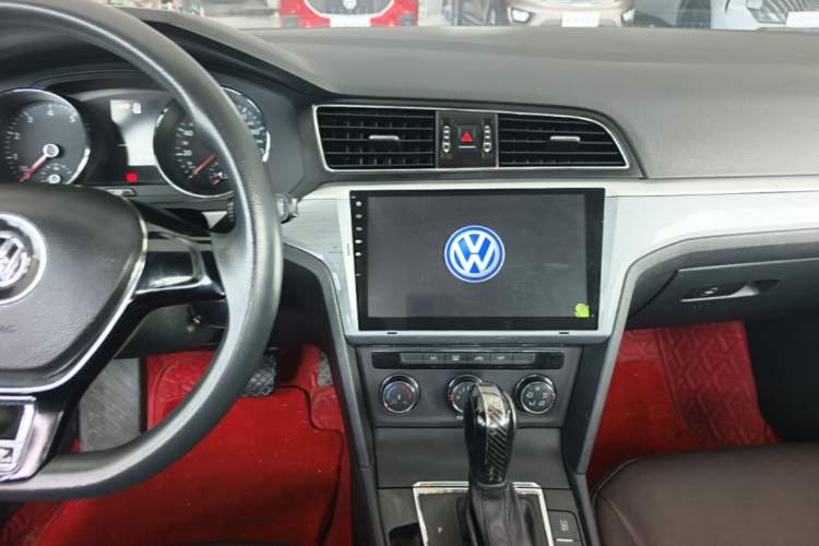 Used Volkswagen Lamando 2015 230TSI DSG Fashion Edition Audio And AC Panel