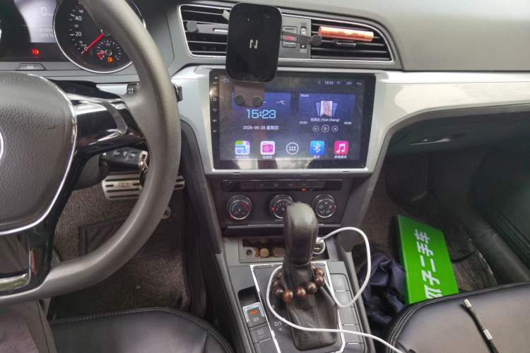 Used Volkswagen Lamando 2015 230TSI DSG Fashion Edition Audio And AC Panel