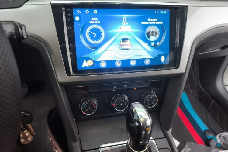 Used Volkswagen Lamando 2015 230TSI DSG Fashion Edition Audio And AC Panel