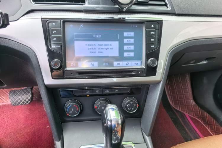 Used Volkswagen Lamando 2015 230TSI DSG Fashion Edition Audio And AC Panel
