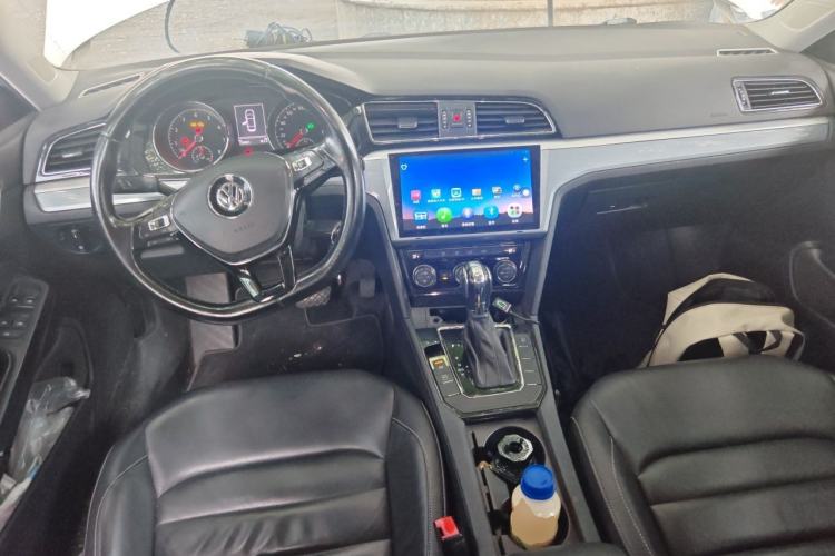 Used Volkswagen Lamando 2015 280TSI DSG Comfort Edition Center Console