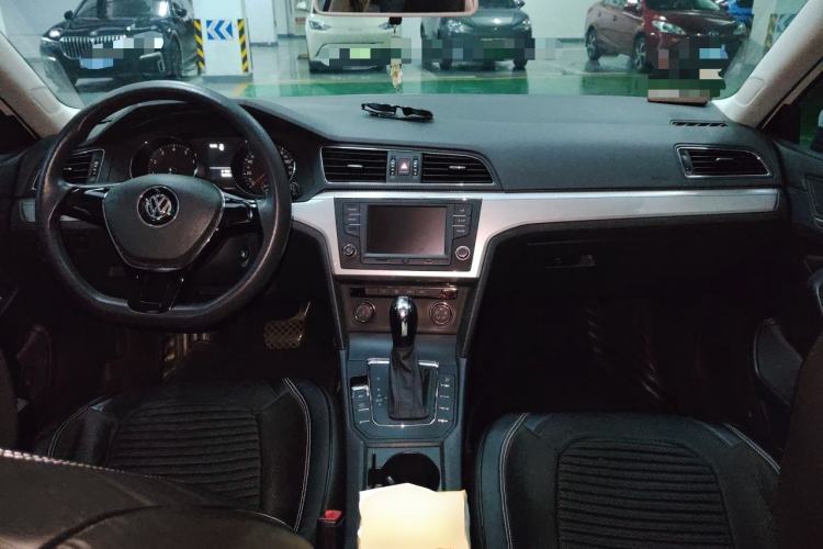 Used Volkswagen Lamando 2015 230TSI DSG Fashion Edition Center Console