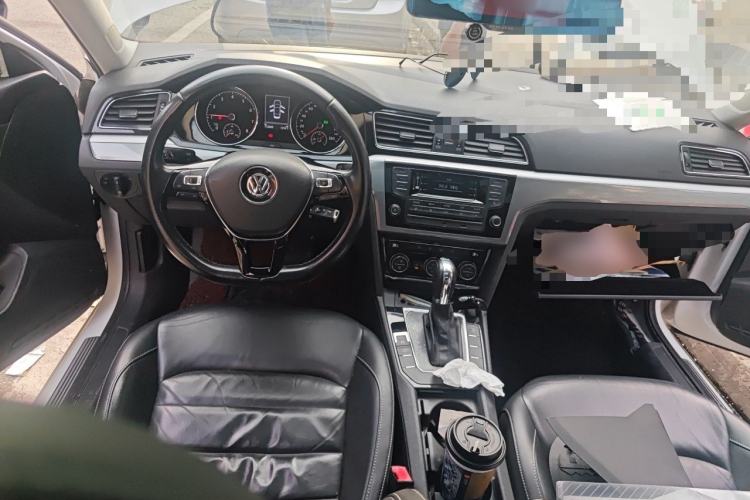 Used Volkswagen Lamando 2015 280TSI DSG Comfort Edition Center Console