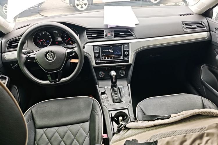 Used Volkswagen Lamando 2015 230TSI DSG Fashion Edition Center Console