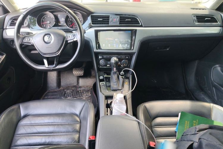 Used Volkswagen Lamando 2015 330TSI DSG Luxury Edition Center Console