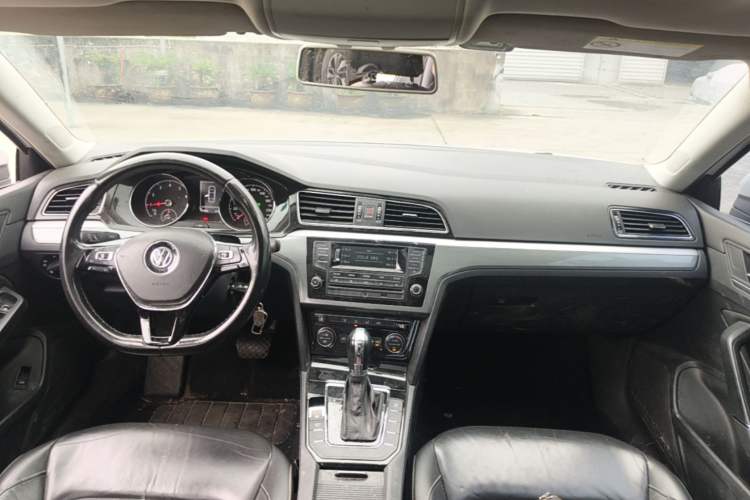 Used Volkswagen Lamando 2015 280TSI DSG Comfort Edition Center Console