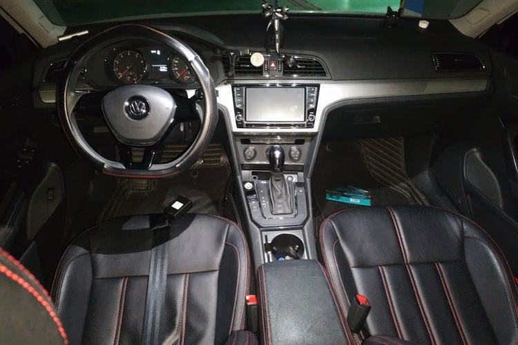 Used Volkswagen Lamando 2015 230TSI DSG Fashion Edition Center Console
