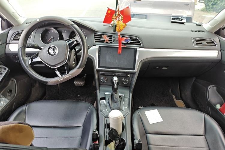 Used Volkswagen Lamando 2015 230TSI DSG Fashion Edition Center Console