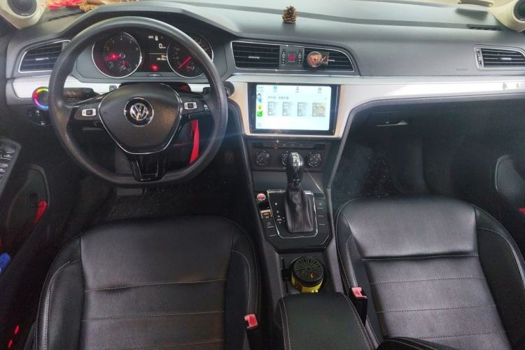 Used Volkswagen Lamando 2015 230TSI DSG Fashion Edition Center Console