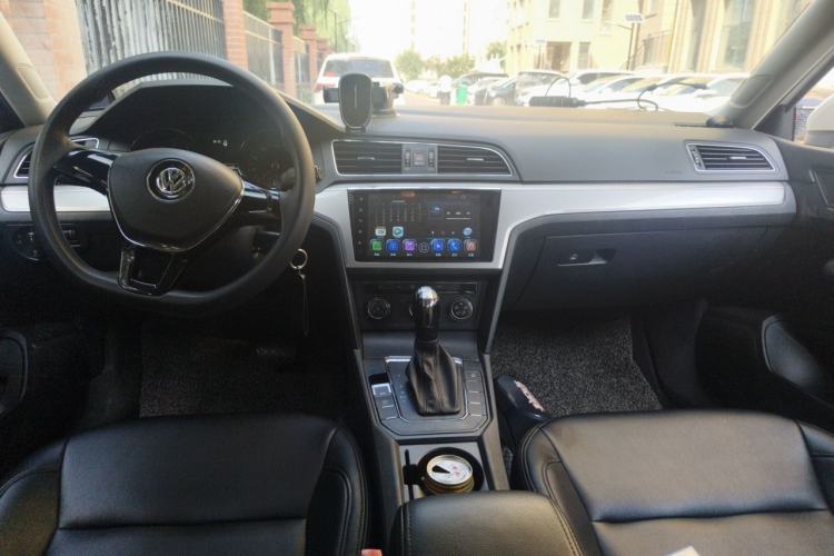 Used Volkswagen Lamando 2015 230TSI DSG Fashion Edition Center Console