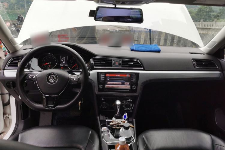 Used Volkswagen Lamando 2015 280TSI DSG Comfort Edition Center Console