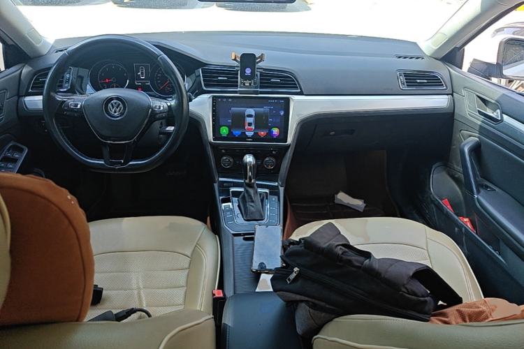Used Volkswagen Lamando 2015 280TSI DSG Comfort Edition Center Console