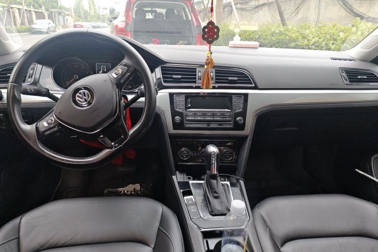 Used Volkswagen Lamando 2015 280TSI DSG Comfort Edition Center Console
