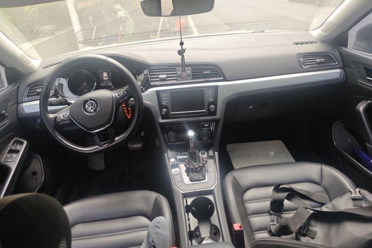 Used Volkswagen Lamando 2015 280TSI DSG Luxury Edition Center Console