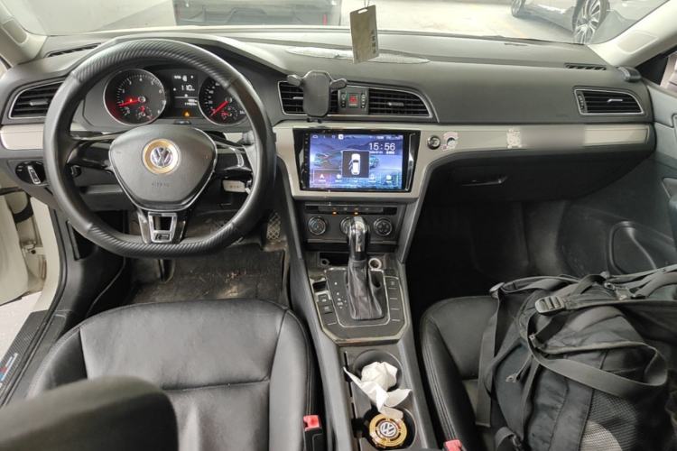 Used Volkswagen Lamando 2015 230TSI DSG Fashion Edition Center Console