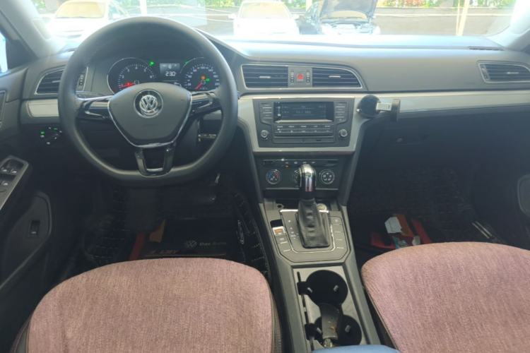 Used Volkswagen Lamando 2015 230TSI DSG Fashion Edition Center Console