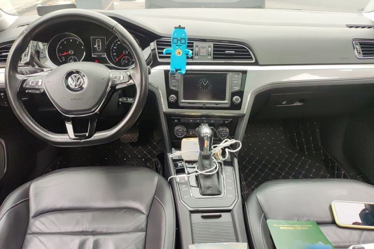 Used Volkswagen Lamando 2015 280TSI DSG Comfort Edition Center Console